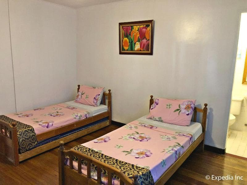 Royal Thee Bed & Breakfast 4