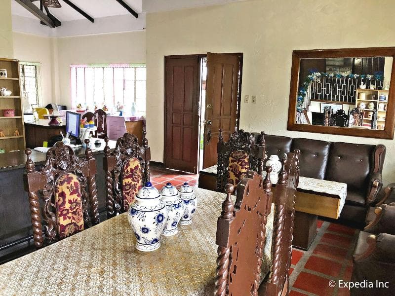 Royal Thee Bed & Breakfast 3