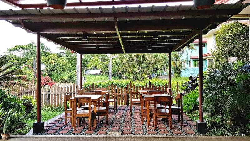 Royal Thee Bed & Breakfast main