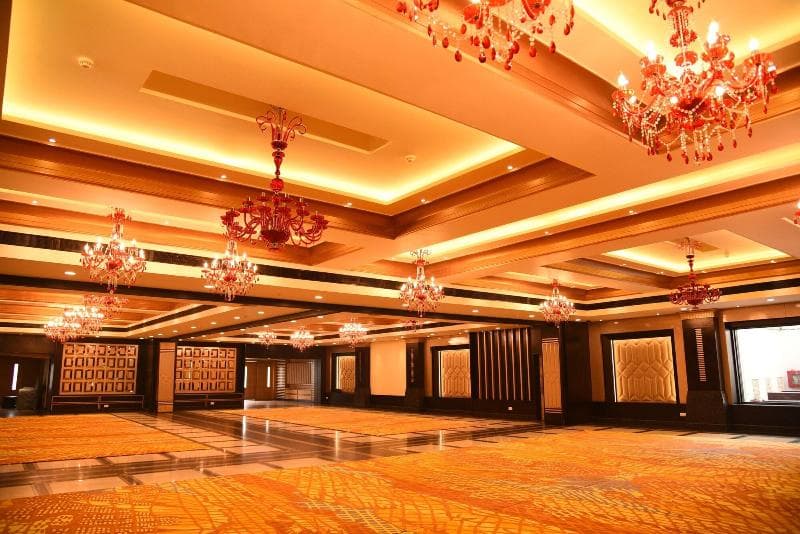 Royal Cliff main
