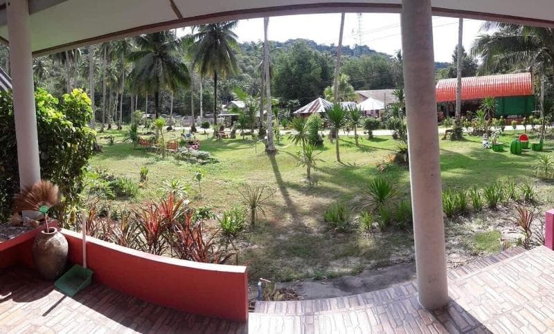 Lee Red House 4