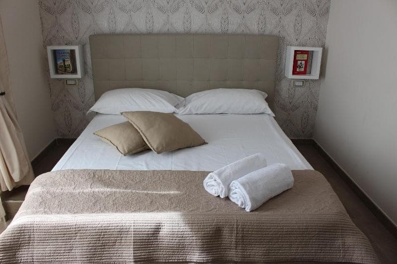 Philip Royal B&B 5