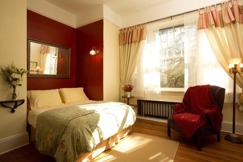 Sweet Biscuit Inn 3