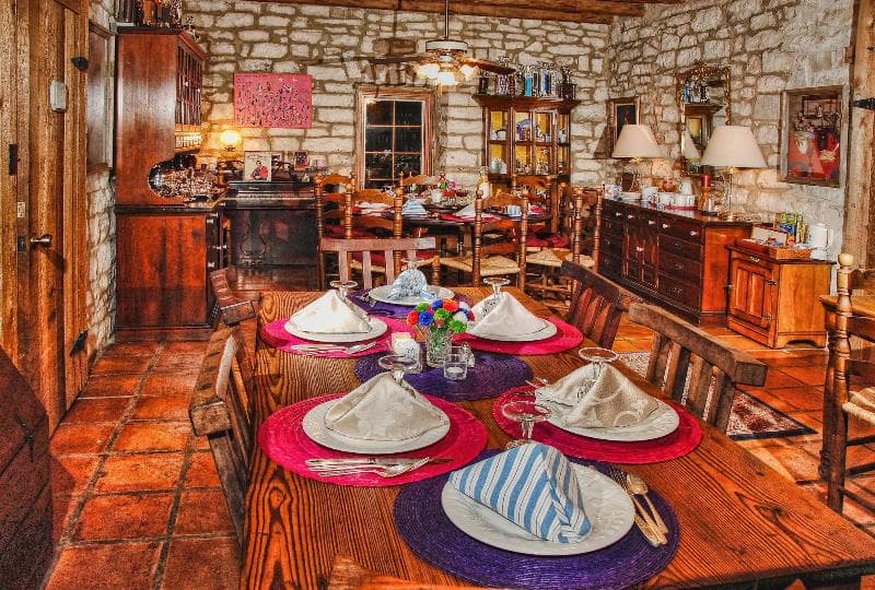 Kuebler Waldrip Haus Bed And Breakfast 2