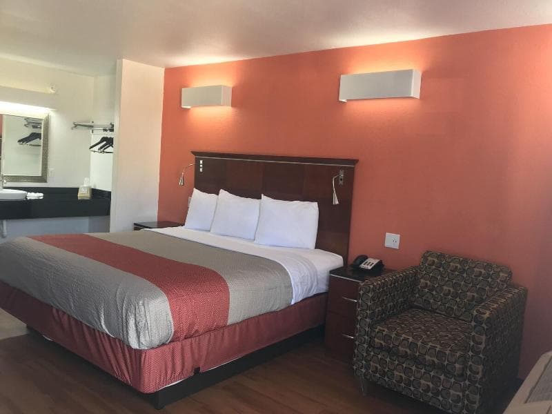 Motel 6 Alma 3