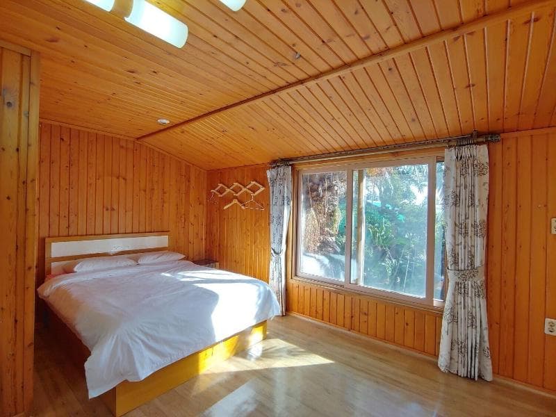 Valley Log Pension main