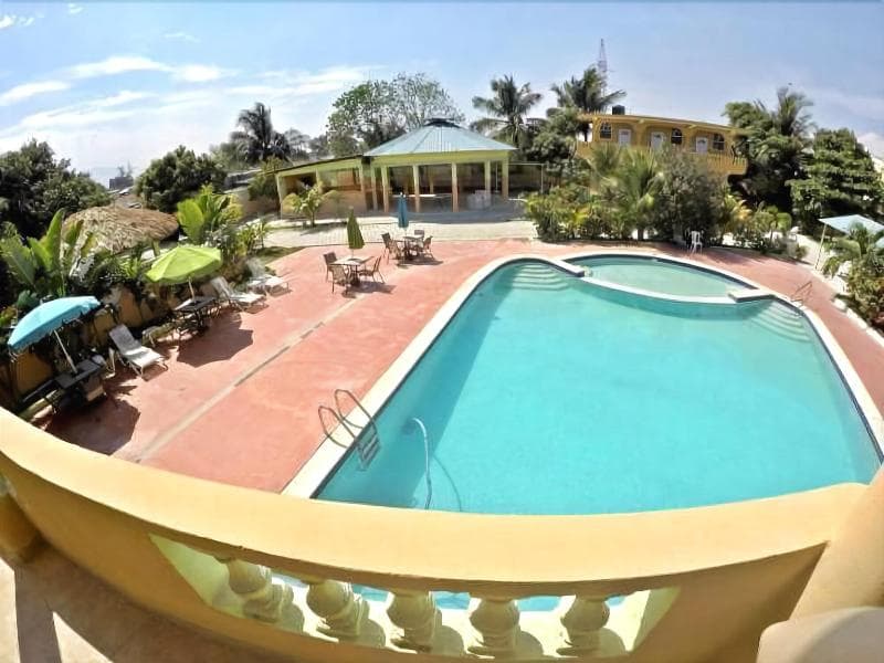 La Cayenna Hotel Et Restaurant photo 1