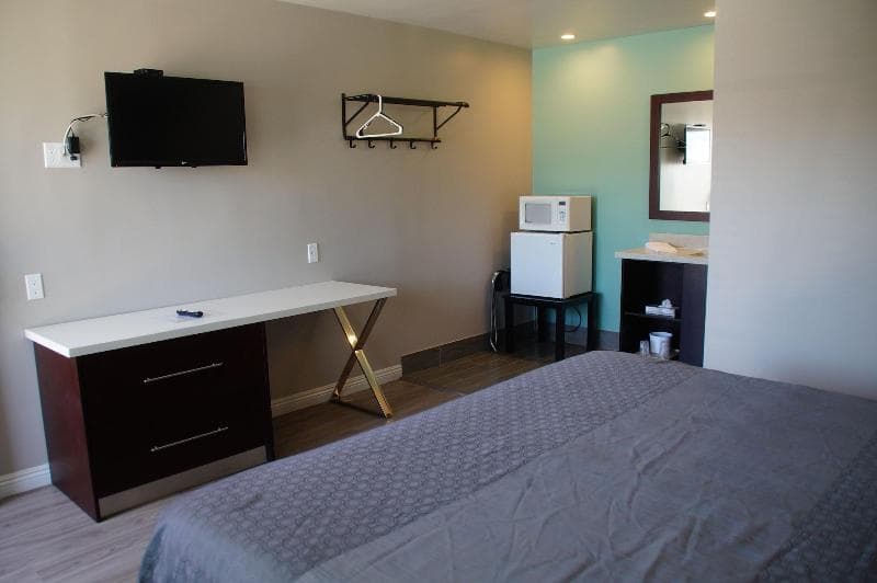 Beach Inn Motel 4