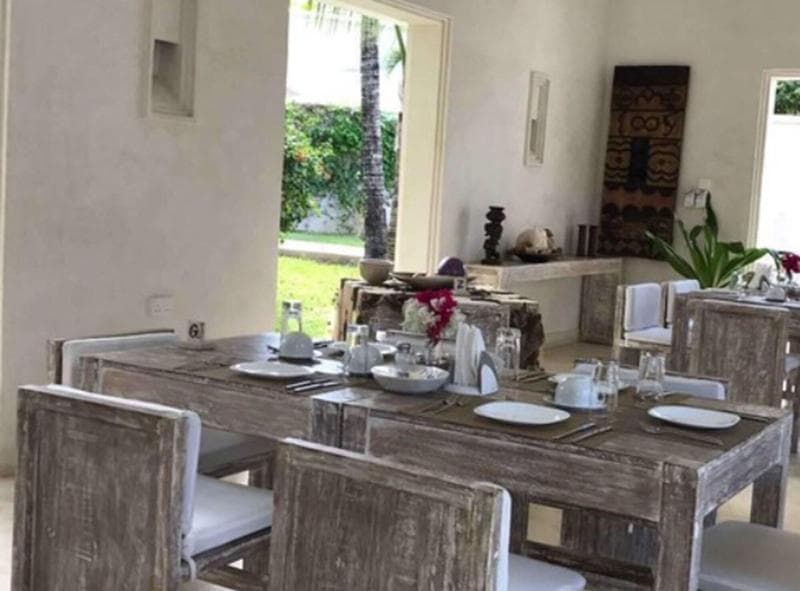 The Villa Luxury Suites Hotel 3