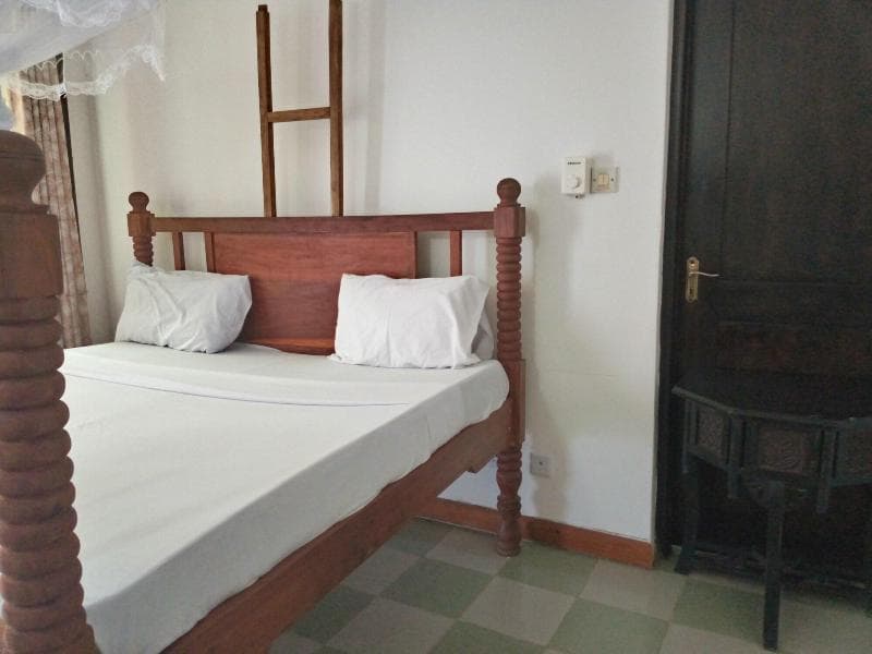 Serene Hotel 4
