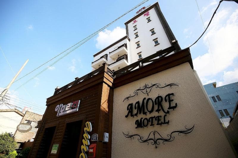 Amore Motel 5