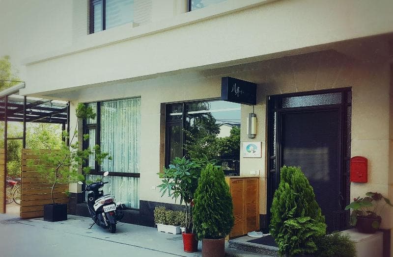 Riverbank Villa 4
