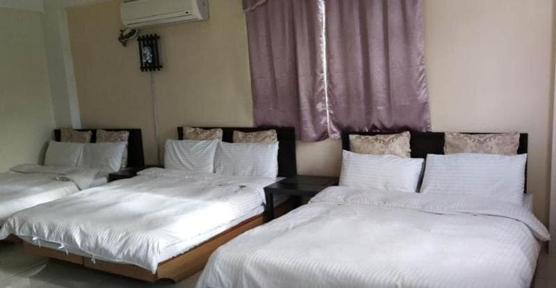 Sunday Inn main