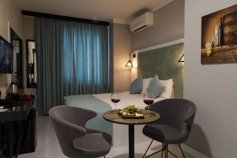 Des Suites Hotel 4