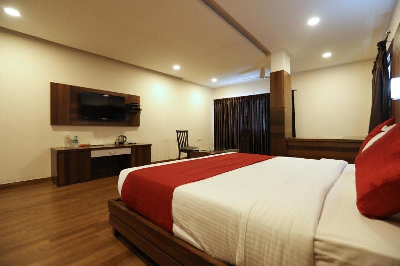Traders Hotel 4