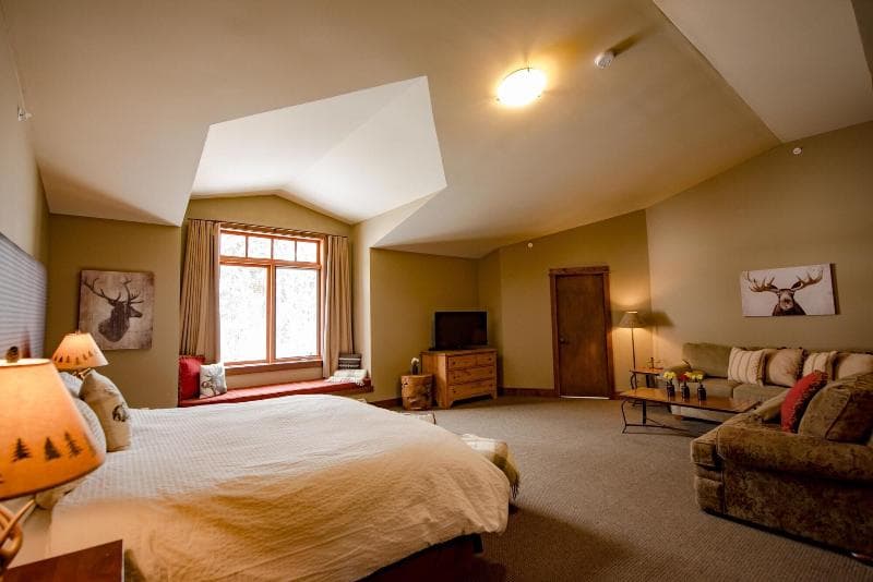 Copper Horse Lodge main