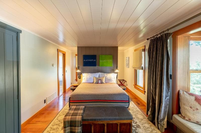 The Outlook Lodge 3