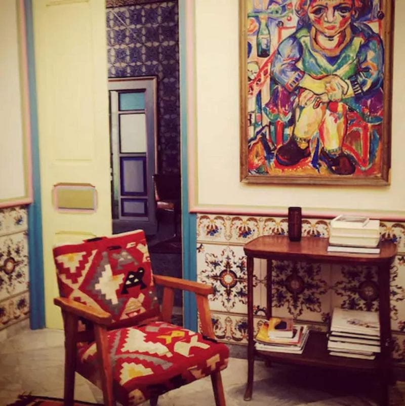 La Chambre Bleue main