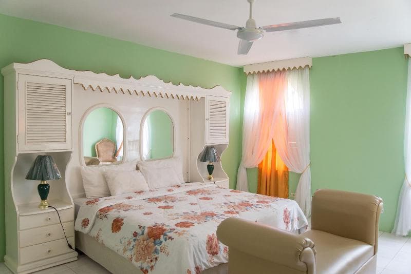 Diamond Villa Yoga & Wellness 4