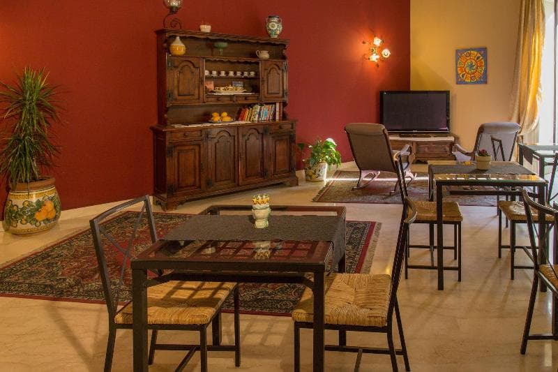 Catania Inn main