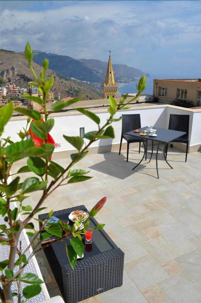 B&B Tauromenion 4