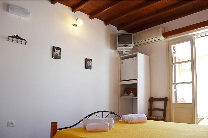 Villa Pinelopi - Rooms & Studios photo 1