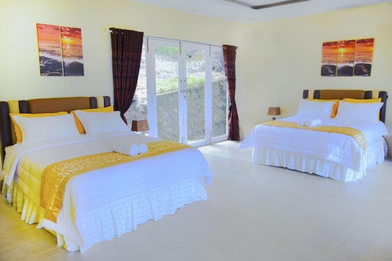 The Hawk's Nest Resort 3
