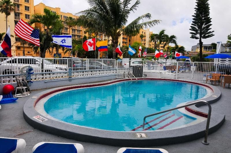 925 Ocean Resort main