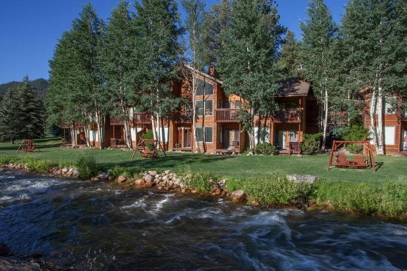 Aspen Winds On Fall River 4