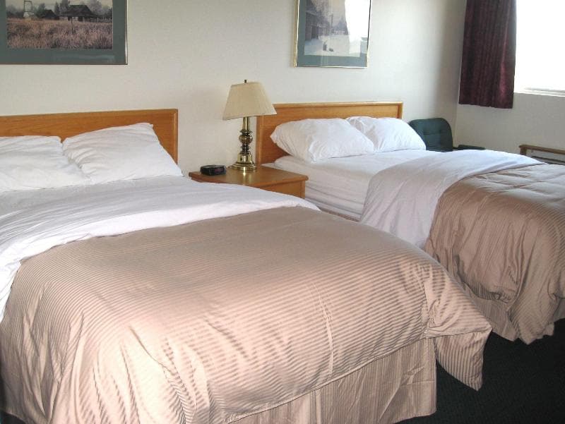 Colonial Inn 4
