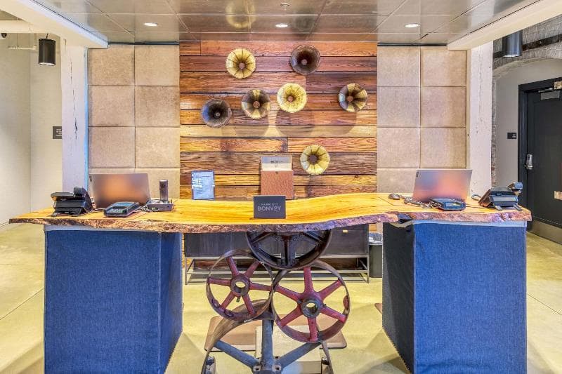 The Sessions Hotel 5