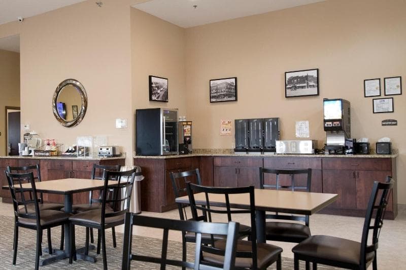 Cornerstone Inn & Suites 4