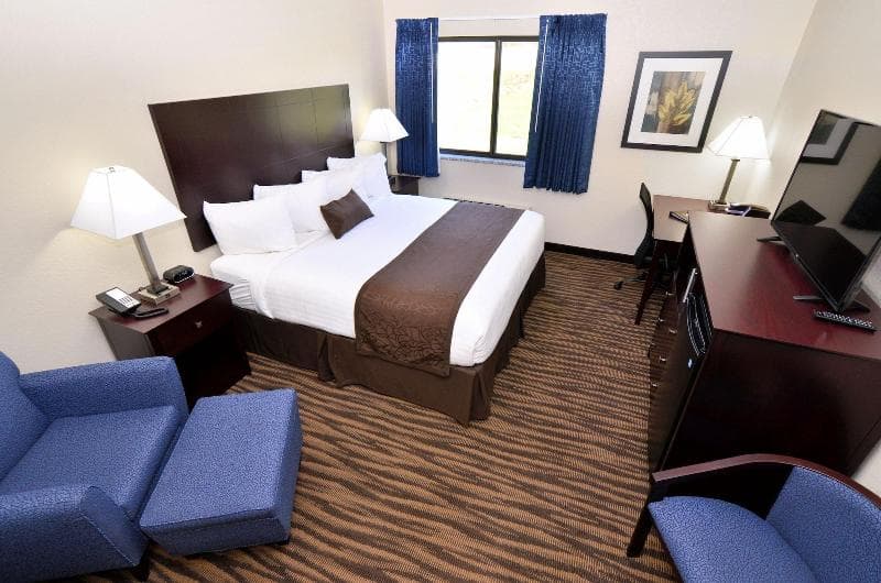 Cornerstone Inn & Suites photo 1