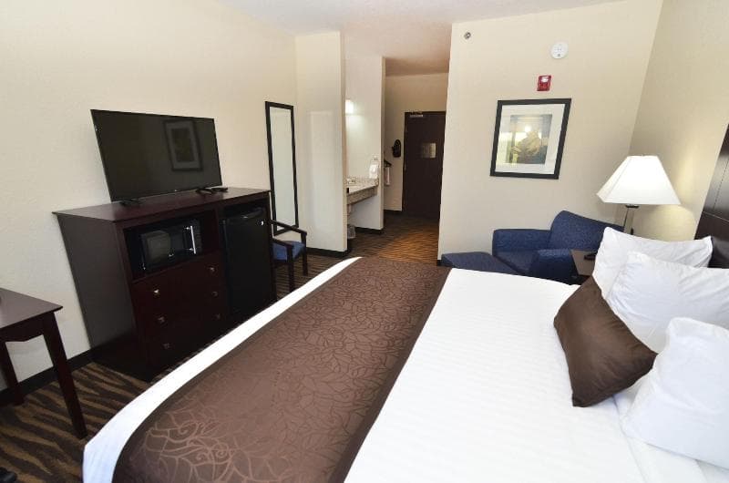 Cornerstone Inn & Suites 5