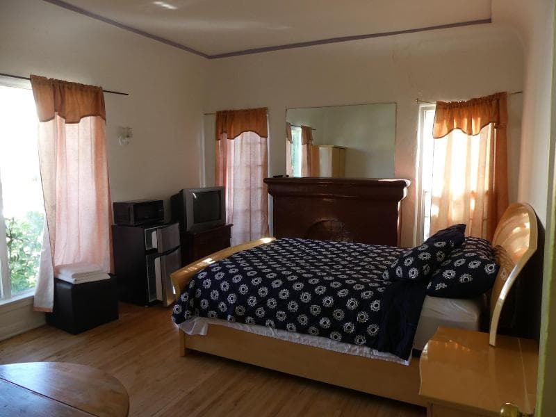 Wilshire Orange Hotel 5