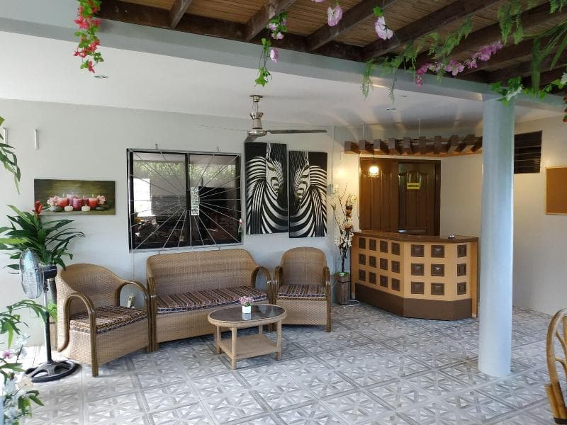 Hotel Sisters Inn Moalboal photo 1