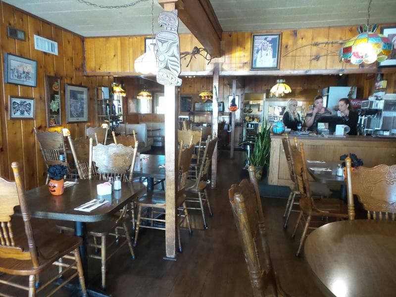Tyee Restaurant And Hotel 3