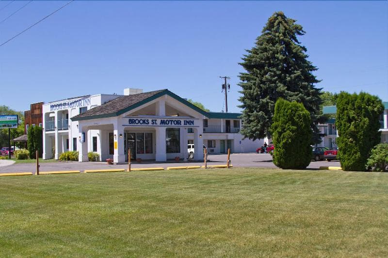 Brooks Street Motor Inn photo 1