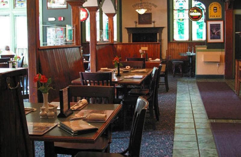 County Clare Irish Inn & Pub 3