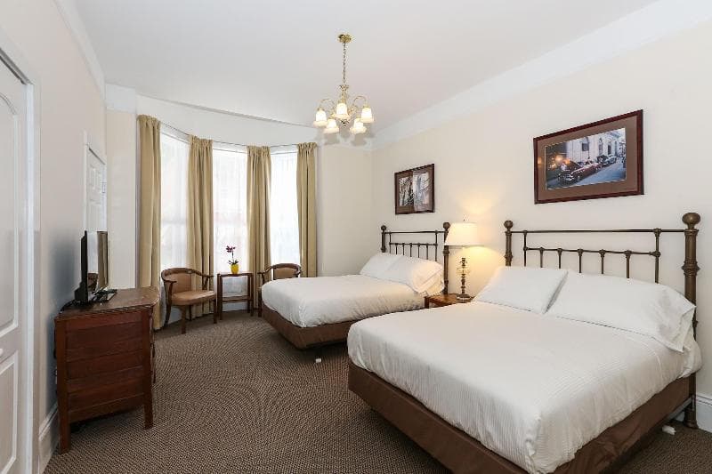 The Grove Inn 2