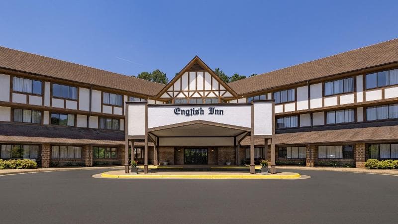 English Inn Of Charlottesville 3