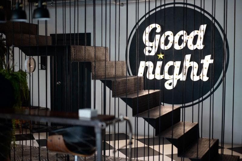 Goodnight Poshtel (Adults Only) 5