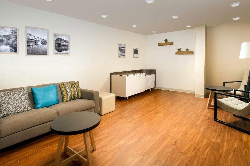 Woodspring Suites Allentown 3
