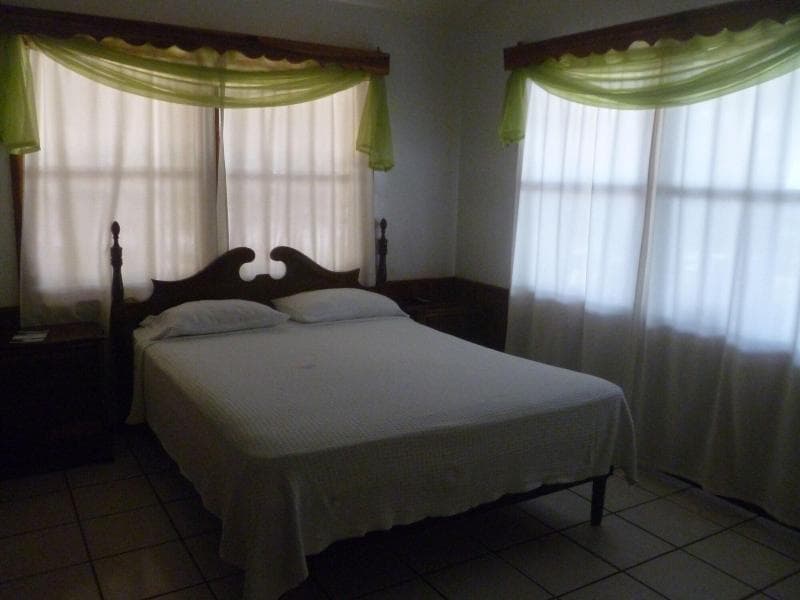 Fosters West Bay Resort 4