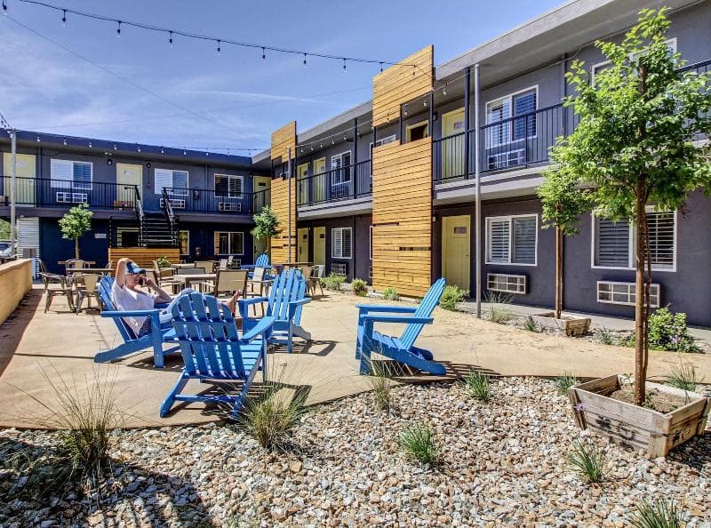 Americana Modern Hotel 4