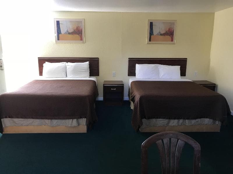 Relax Inn Of Medford photo 1