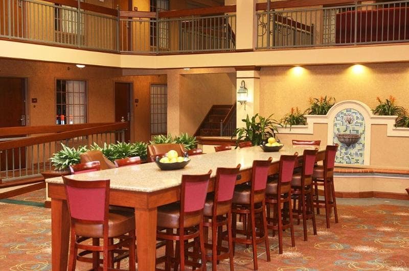 Auburn Place Hotel & Suites 3