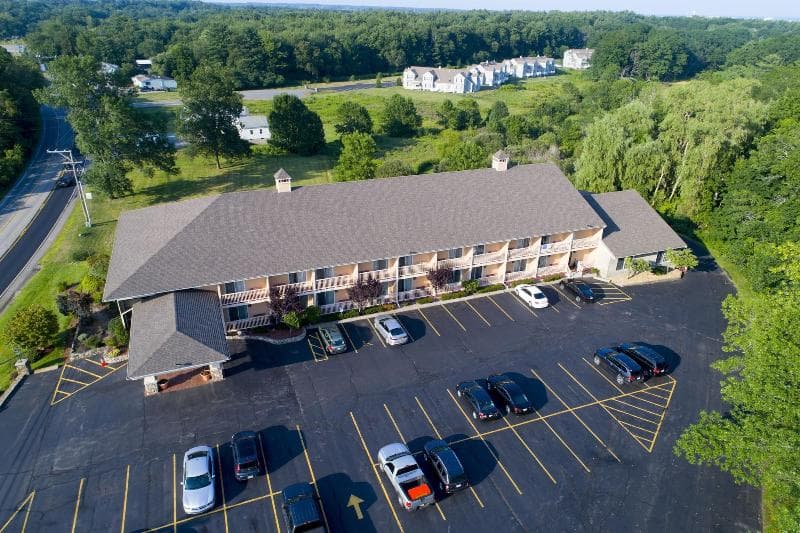 Hampton Falls Inn 5