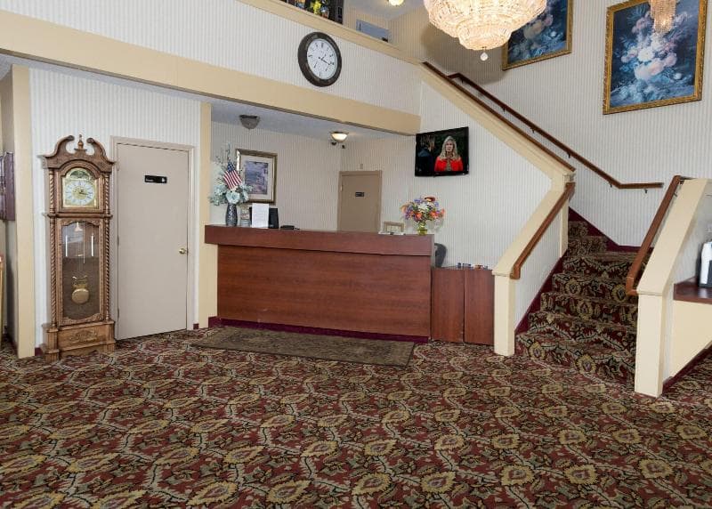 Hampton Falls Inn 4