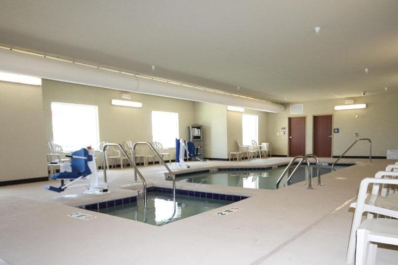 Cobblestone Hotel & Suites - Devils Lake 3